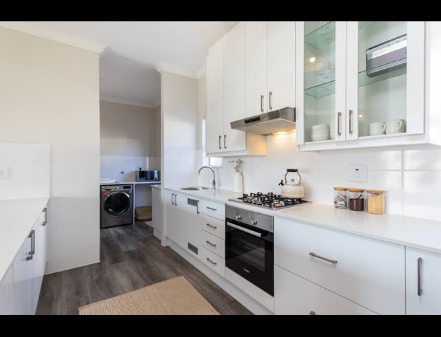 3 BEDROOM FREESTANDING FOR SALE IN SUNNINGDALE